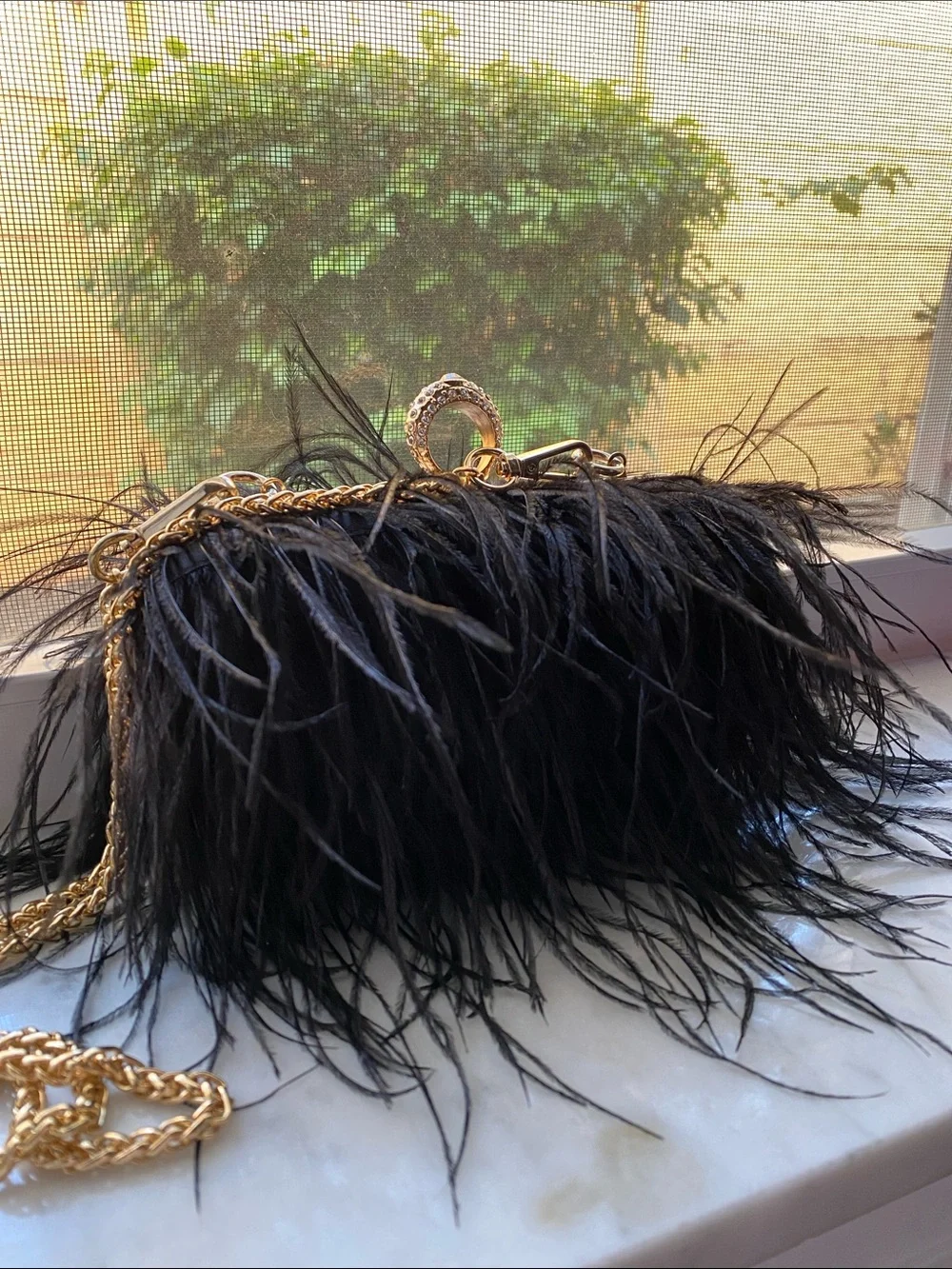 Black Feather Evening Clutch Rhinestone Ring with Gold Chain